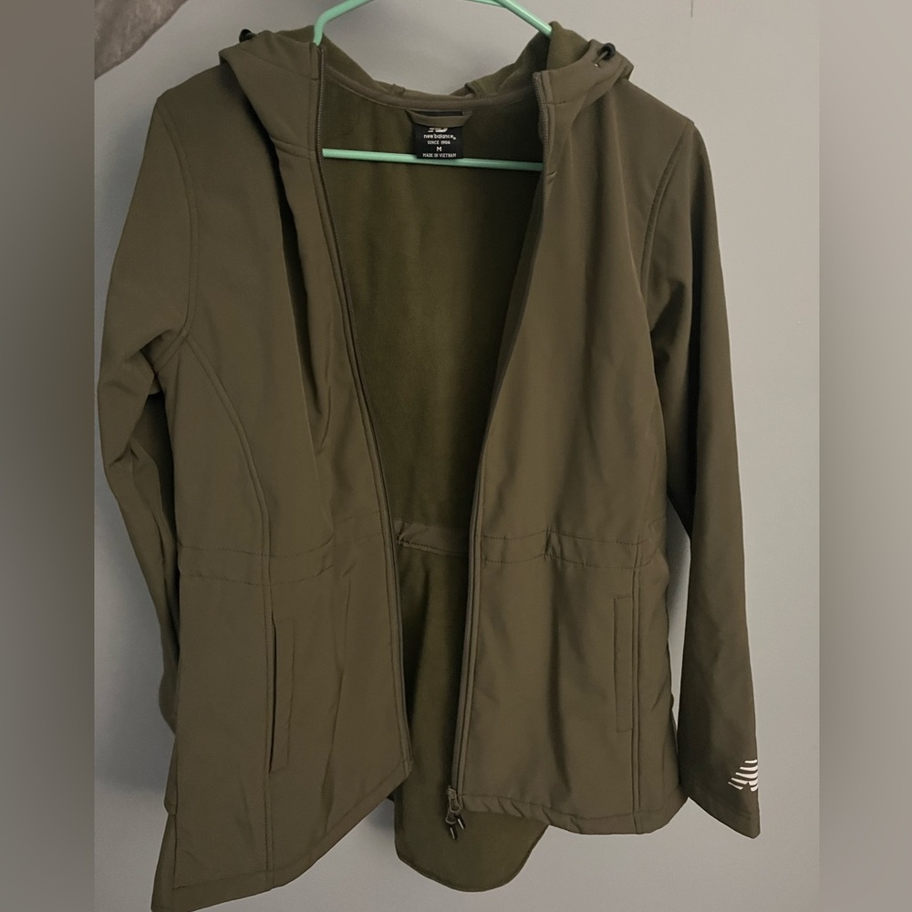 New Balance Women’s M Lightweight Jacket